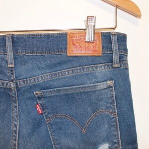 LEVI STRAUSS & CO 711 Skinny light wash jean 29